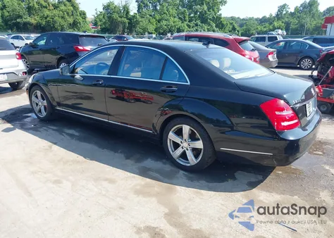 2011 Mercedes-Benz S 550 4Matic z USA, uszkodzony, nr VIN WDDNG8GB8BA375872